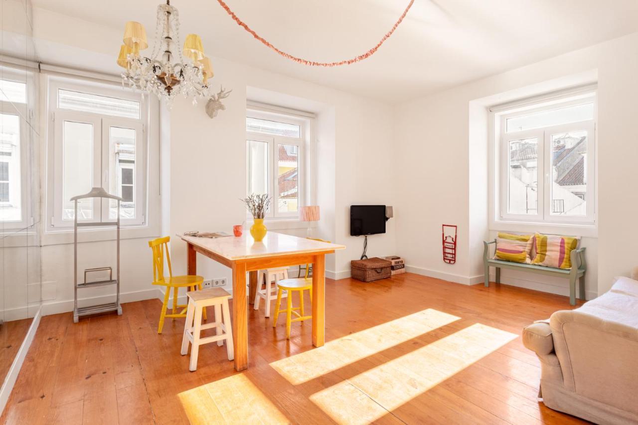 Joivy Chic 2Br Apt In Bairro Alto, 2Mins To Sao Pedro De Alcantara Viewpoint Lisboa Exterior foto